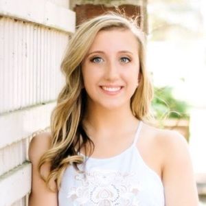 Meet your Posher, Daniela